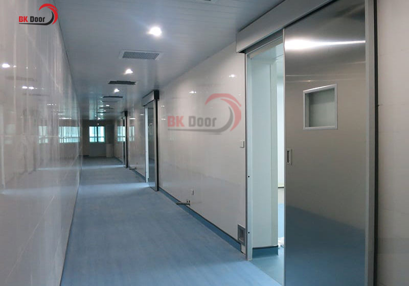 Cửa inox chống cháy thường được ưu tiên sử dụng ở các bệnh viện
