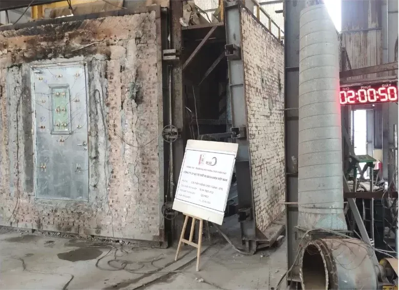 Đốt mẫu cửa chống cháy đạt 120 phút