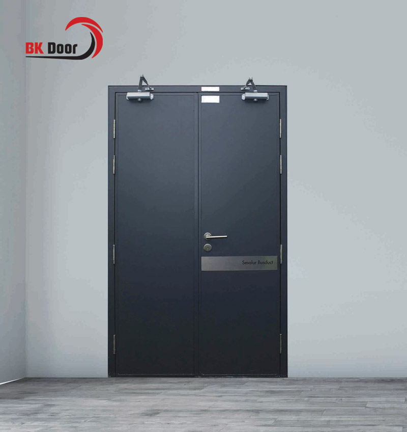 Có nhiều yếu tố quyết định đến giá cửa thoát hiểm