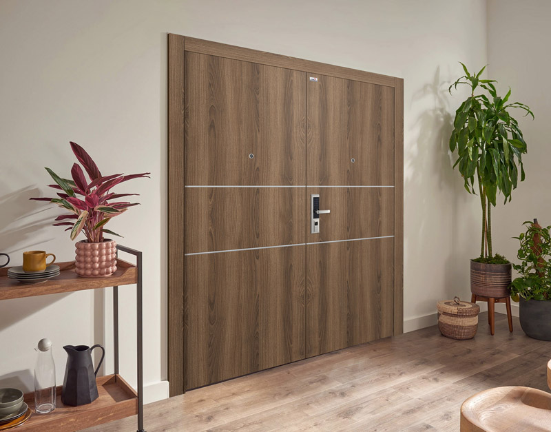 Cửa thép Laminate 2 cánh đều tăng tính bề thế, sang trọng của căn hộ
