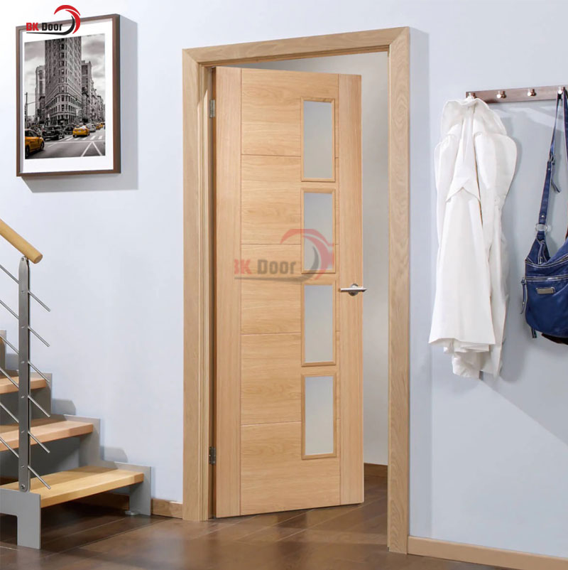 Cửa thép vân gỗ tại Thái Bình có kết cấu bền bỉ, không cong vênh khi thời tiết thay đổi