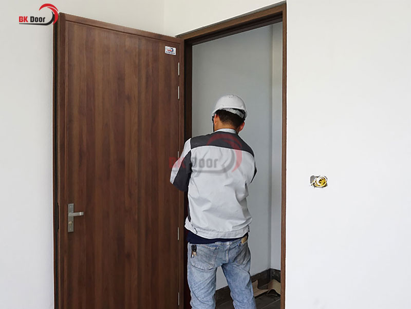 BK Door bảo hành cửa thép vân gỗ tại Vĩnh Phúc ít nhất 24 tháng