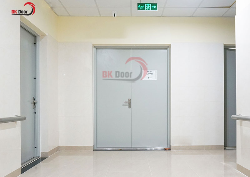 Mẫu cửa thép chống cháy bệnh viện được sơn tĩnh điện