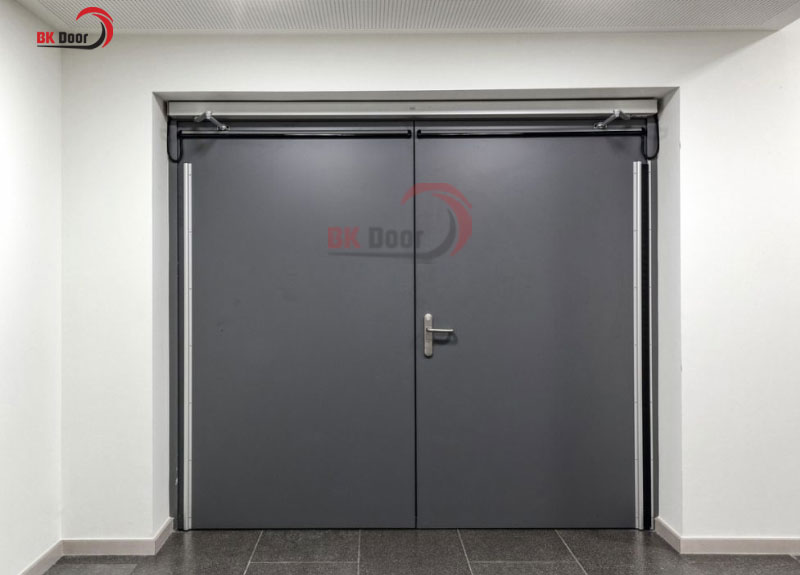 Giá cửa chống cháy cầu thang tại BK Door 