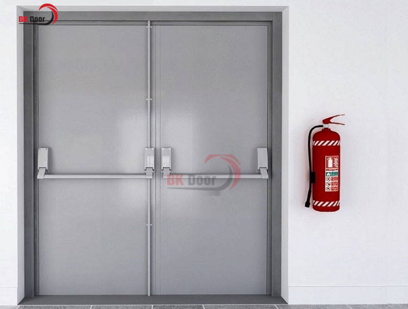 Cửa chống cháy có khả năng chịu nhiệt độ cao và ngăn khói lan lên tới 120 phút